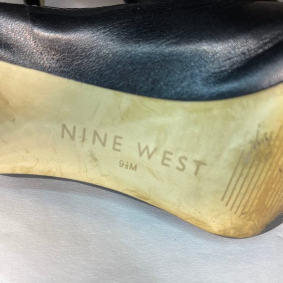 Nine West Pointy Toe Slip-On Ankle Bootie (9.5) - Picture 9 of 10